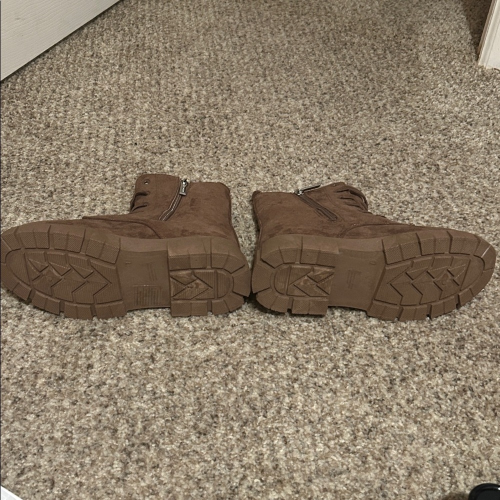 Cape Robbin Nude Boots - Picture 5 of 9